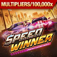 Hình ảnh trọng tài công bố kết quả trận đá gà, với gà thắng cuộc được nâng cao